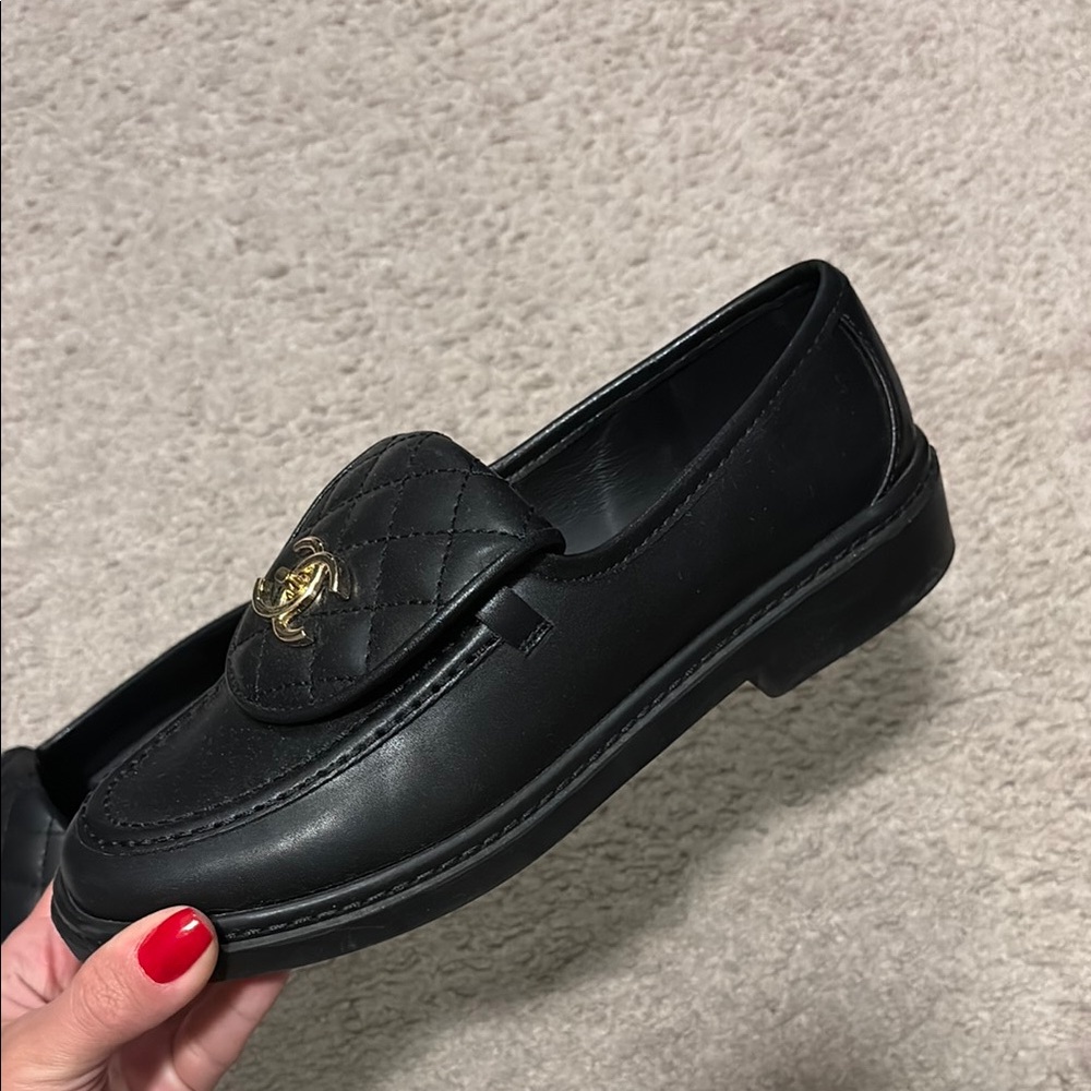 CC Boutique Black Quilted Leather Loafers with Gold Hardware - Picture 2 of 4